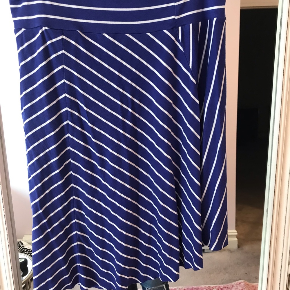 A Pea in the Pod maternity skirt - Picture 4 of 5